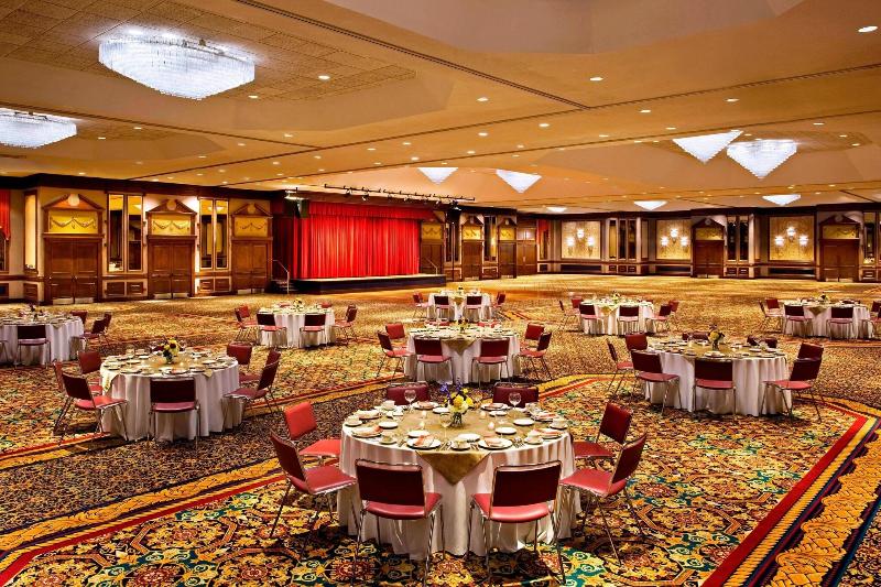 Sheraton Greensboro at Four Seasons image