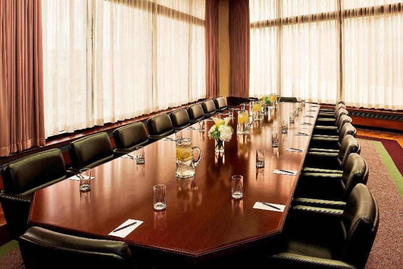 Sheraton Greensboro at Four Seasons image