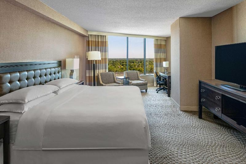 Sheraton Greensboro at Four Seasons image