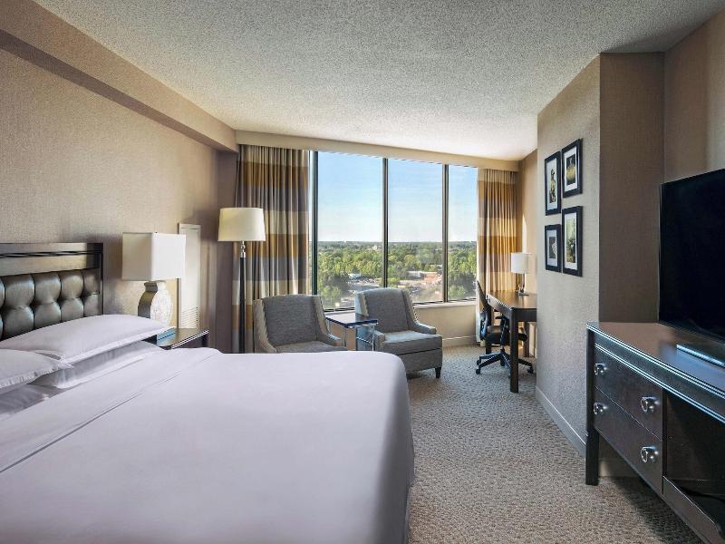 Sheraton Greensboro at Four Seasons image