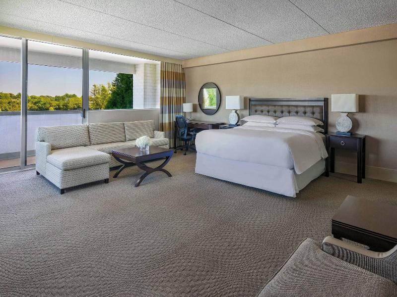Sheraton Greensboro at Four Seasons image