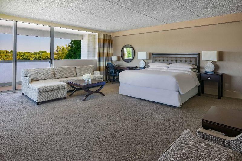 Sheraton Greensboro at Four Seasons image