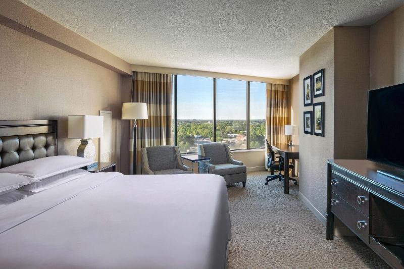 Sheraton Greensboro at Four Seasons image