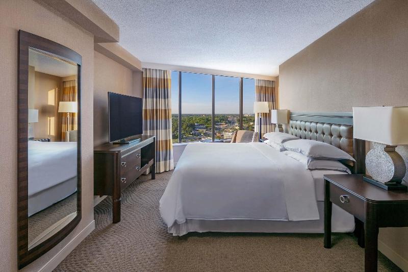 Sheraton Greensboro at Four Seasons image