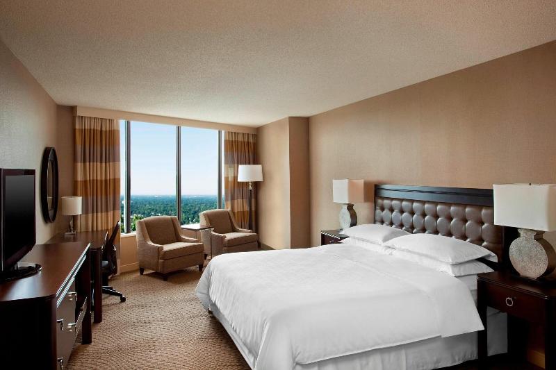 Sheraton Greensboro at Four Seasons image