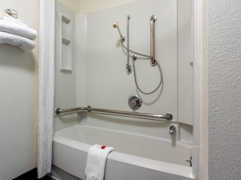 Super 8 By Wyndham Spokane Valley image