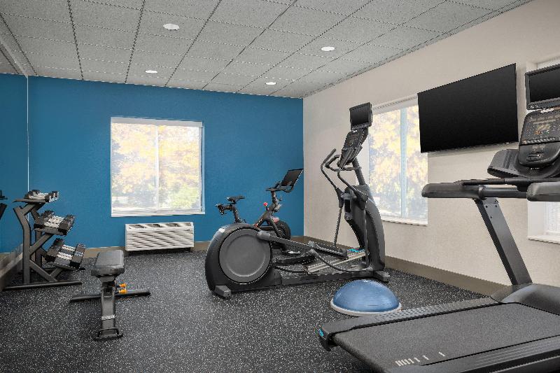 Holiday Inn Express Hotel & Suites Greensboro - Ai image