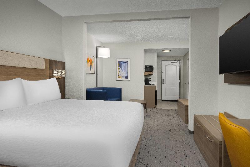 Holiday Inn Express Hotel & Suites Greensboro - Ai image