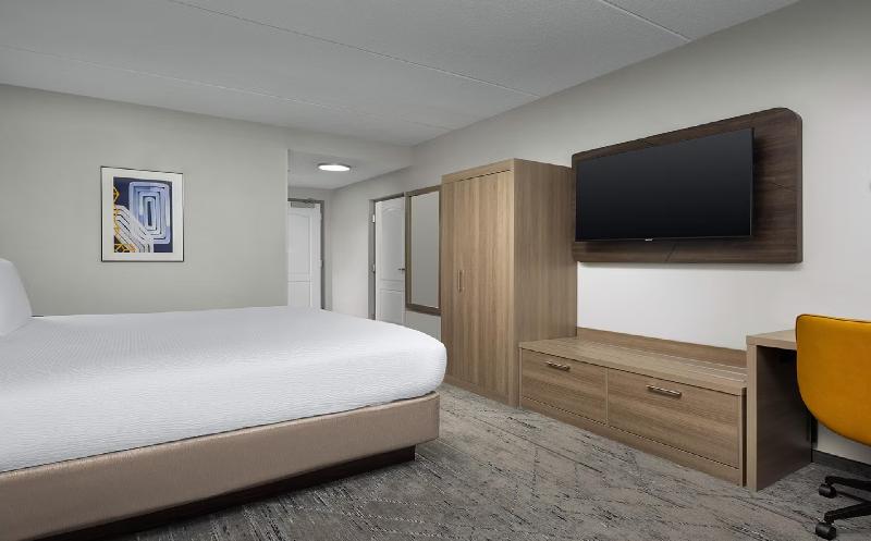 Holiday Inn Express Hotel & Suites Greensboro - Ai image