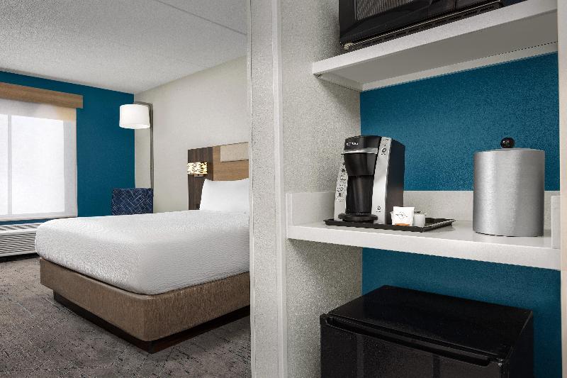 Holiday Inn Express Hotel & Suites Greensboro - Ai image