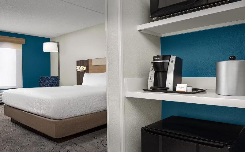 Holiday Inn Express Hotel & Suites Greensboro - Ai image