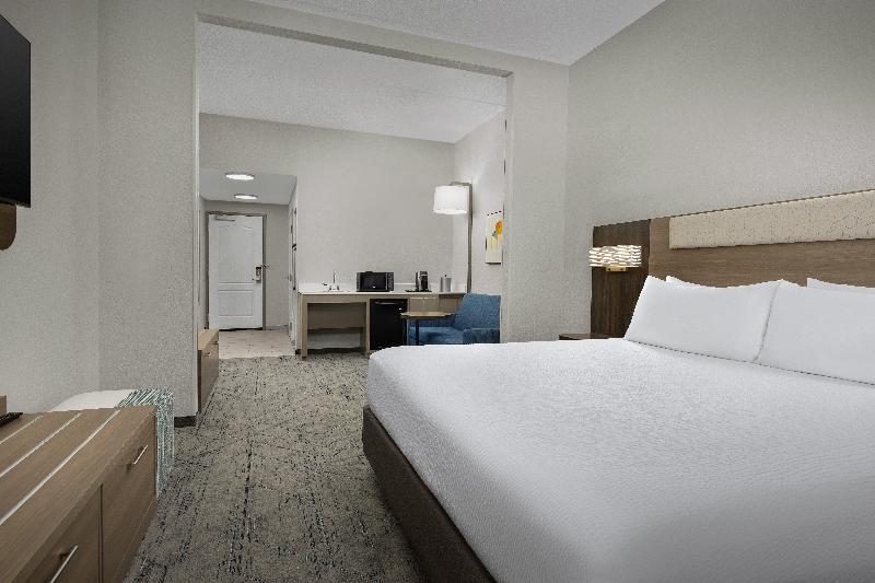 Holiday Inn Express Hotel & Suites Greensboro - Ai image