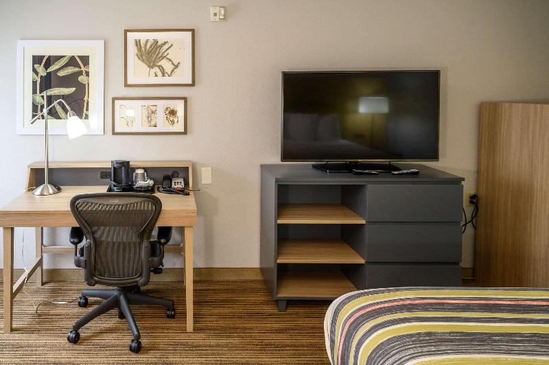 Country Inn & Suites by Radisson, Greenfield, IN image