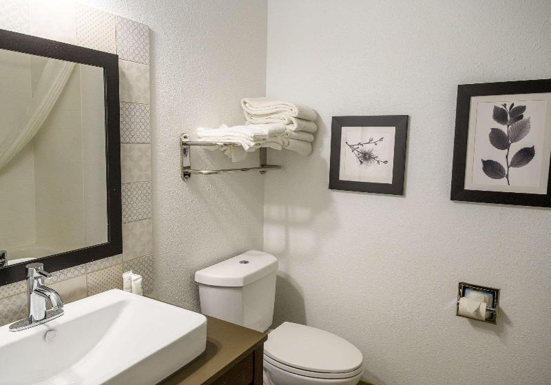 Country Inn & Suites by Radisson, Greenfield, IN image