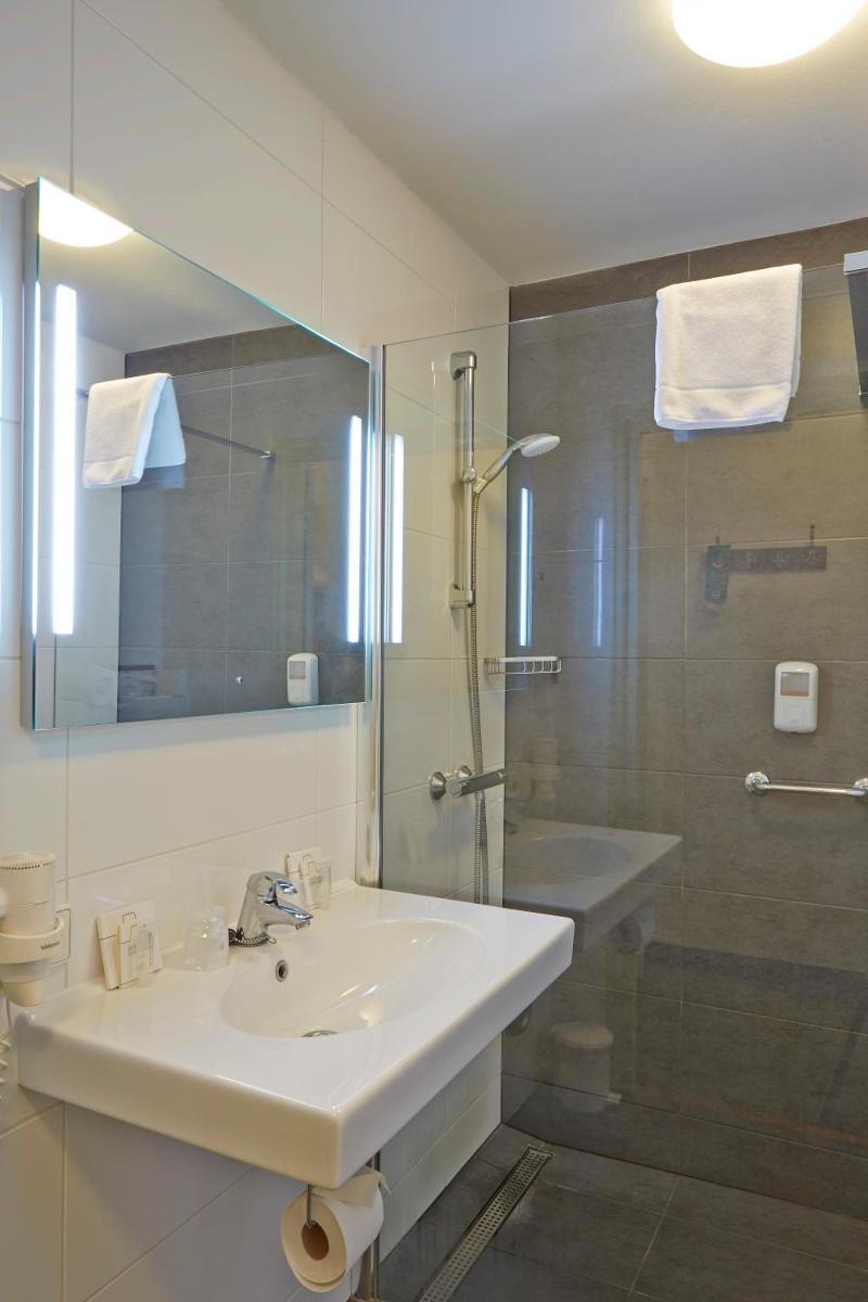 Hotel Mastbosch Breda image