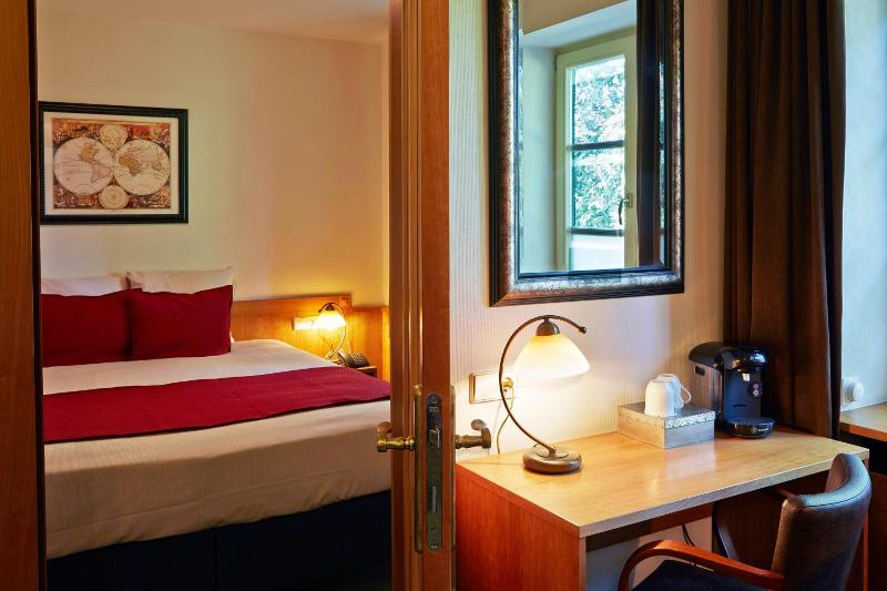 Hotel Mastbosch Breda image