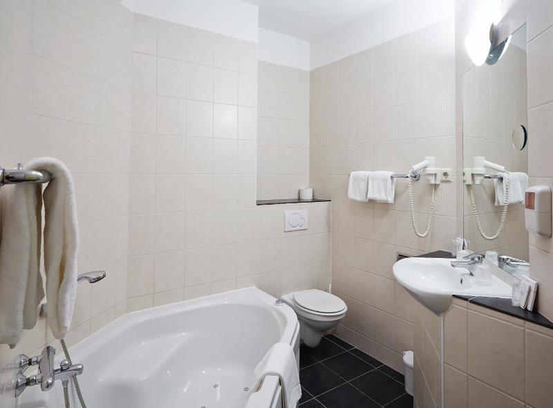Hotel Mastbosch Breda image
