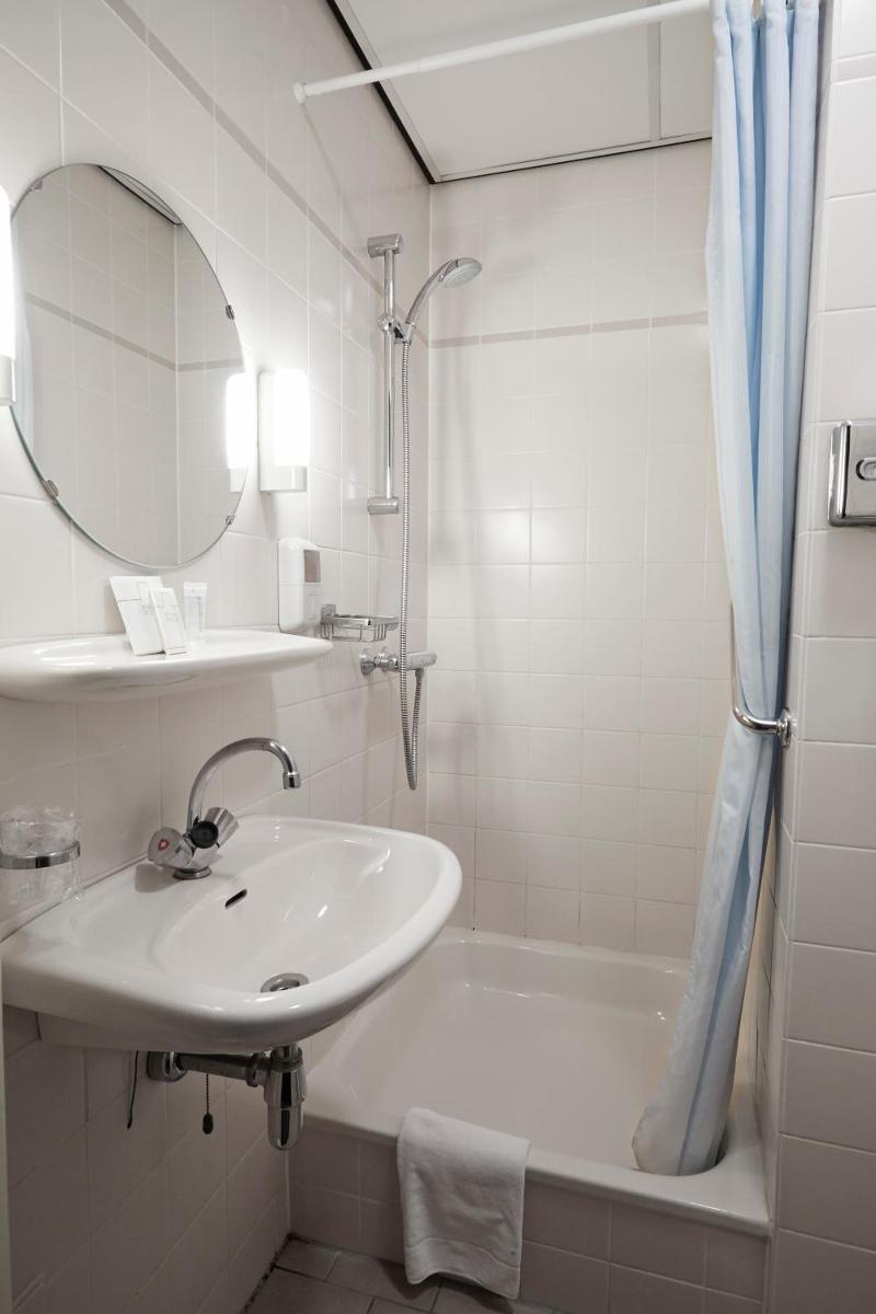 Hotel Mastbosch Breda image