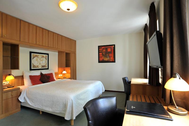 Hotel Mastbosch Breda image