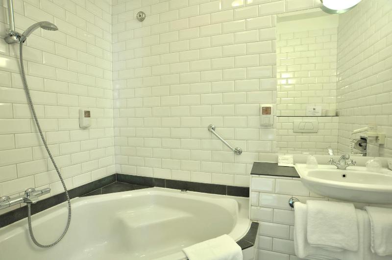 Hotel Mastbosch Breda image