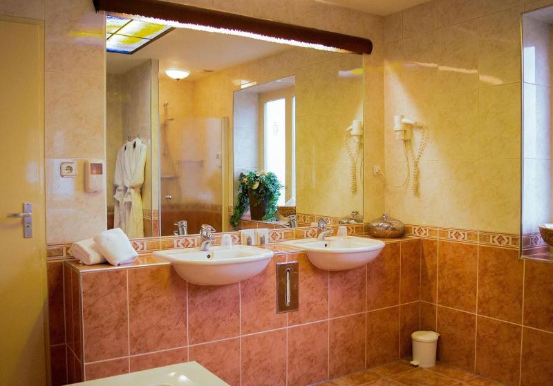 Hotel Mastbosch Breda image