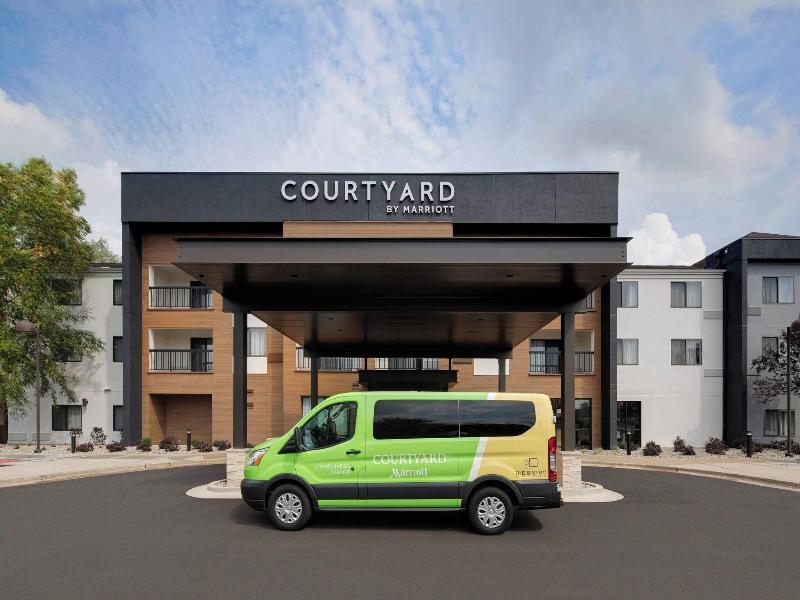 Courtyard Grand Rapids Airport