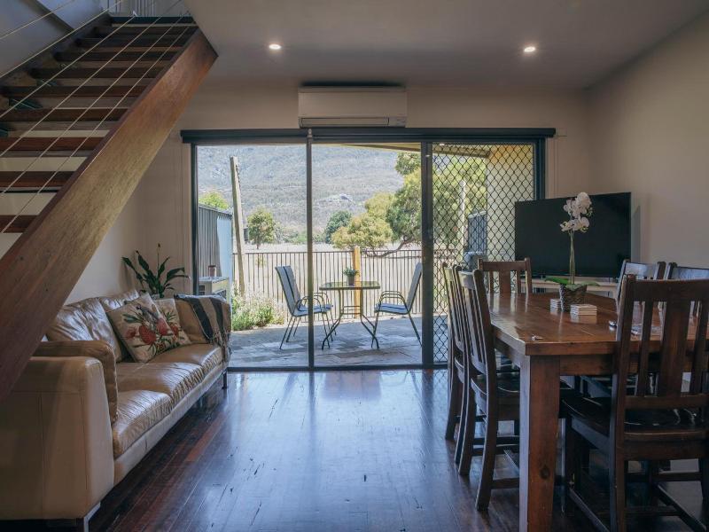 Halls Gap Escape, Halls Gap