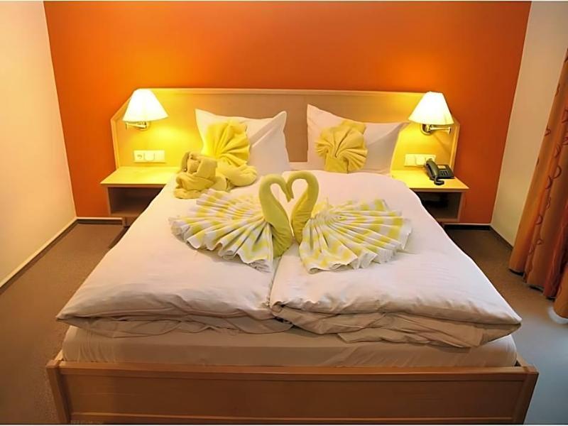 Alphotel Ettal image