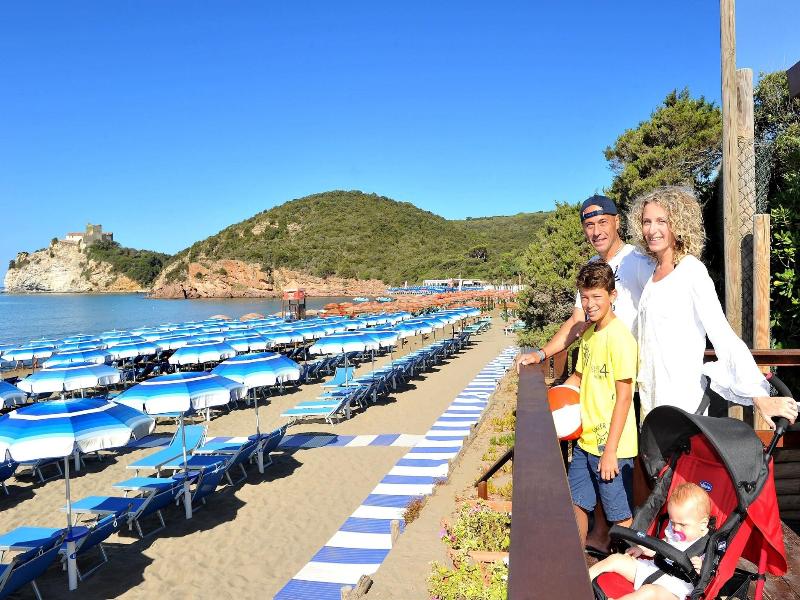 Camping Village Baia Azzurra Club image
