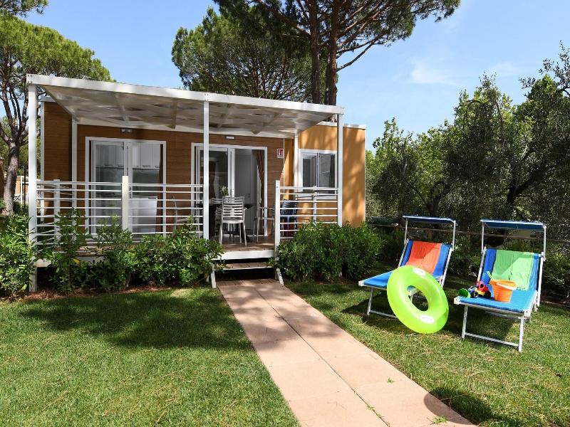 Camping Village Baia Azzurra Club image