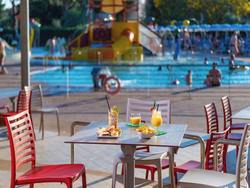 Camping Village Baia Azzurra Club image