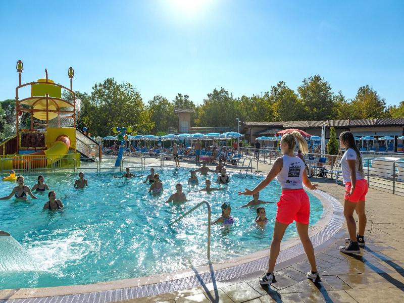 Camping Village Baia Azzurra Club image