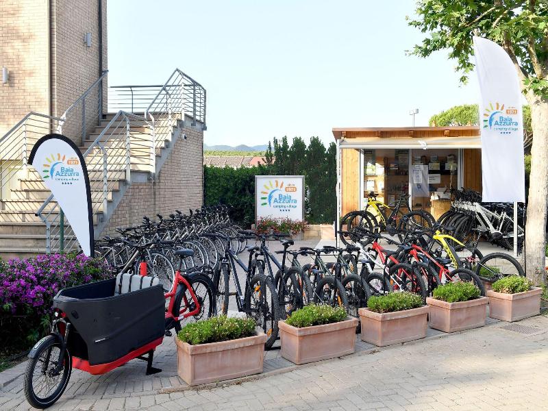 Camping Village Baia Azzurra Club image