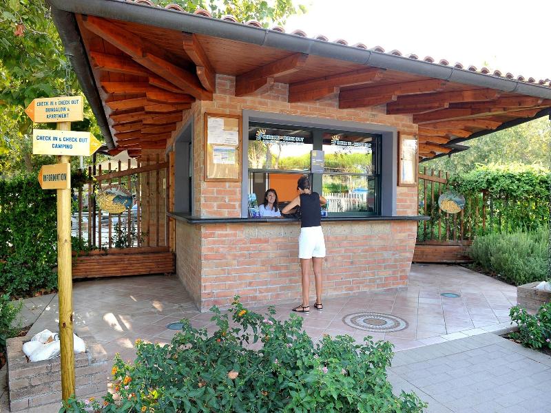 Camping Village Baia Azzurra Club image