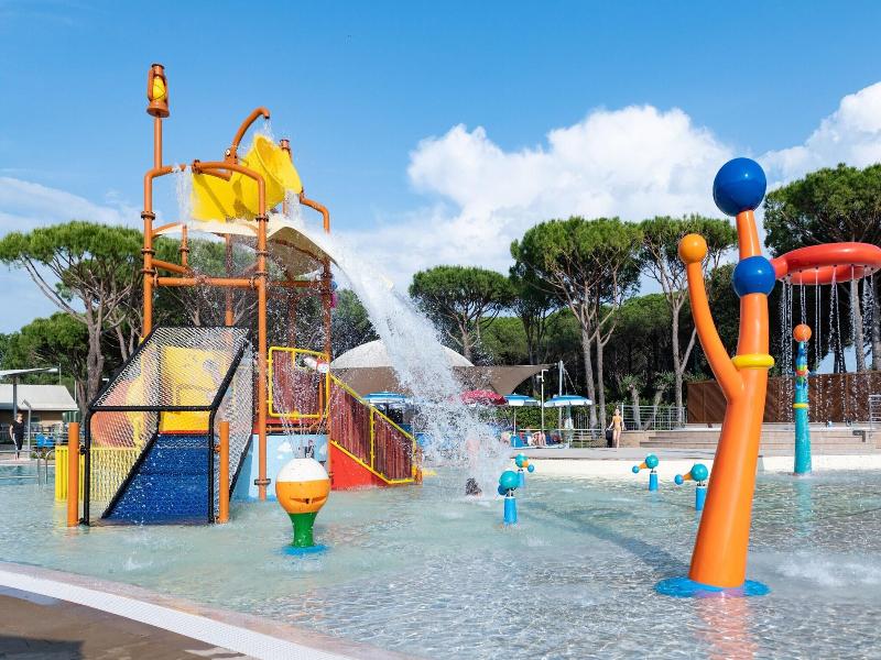 Camping Village Baia Azzurra Club image