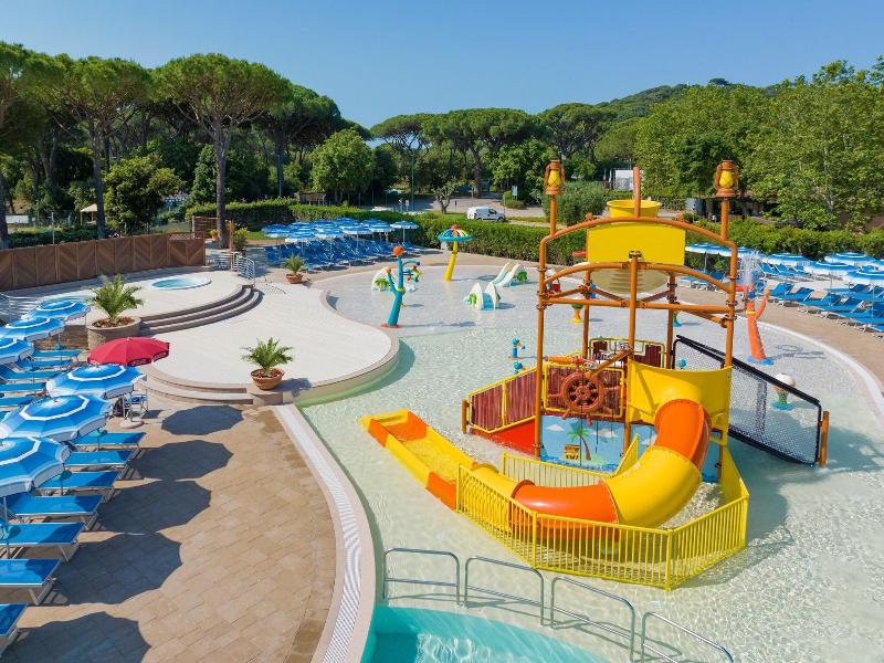 Camping Village Baia Azzurra Club image