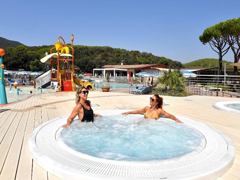 Camping Village Baia Azzurra Club image