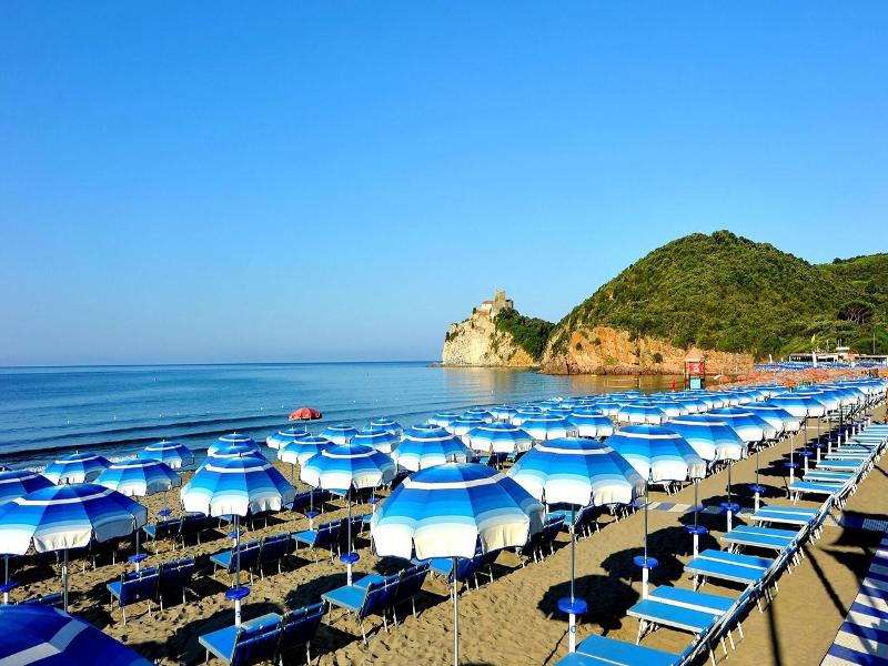 Camping Village Baia Azzurra Club image