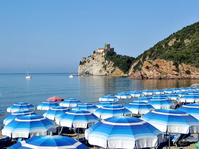 Camping Village Baia Azzurra Club image