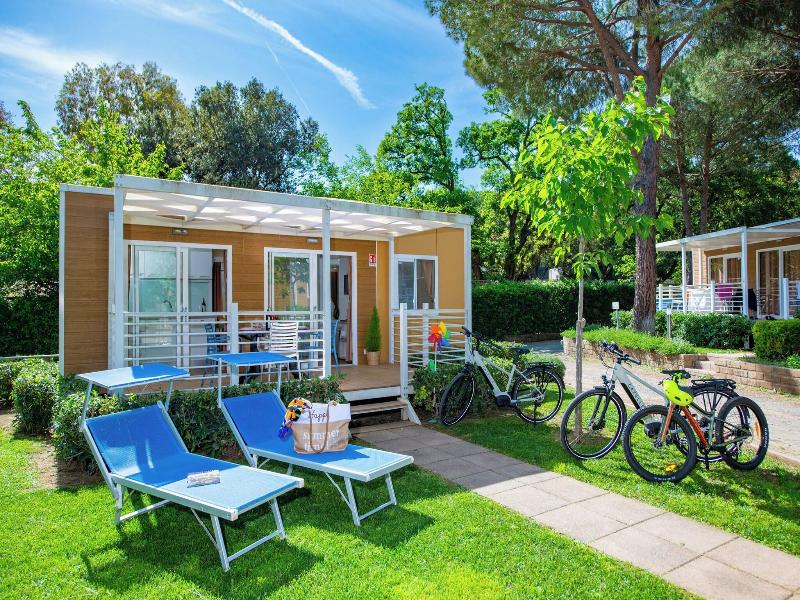 Camping Village Baia Azzurra Club image