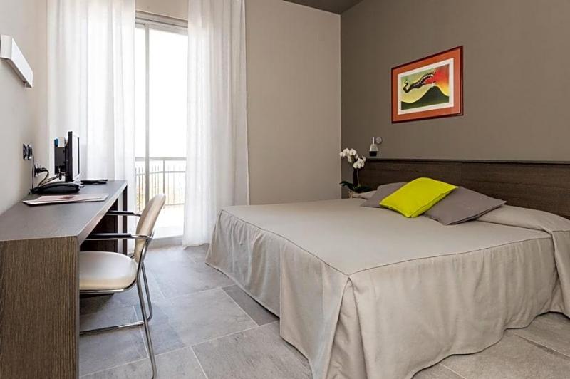 Tirreno image