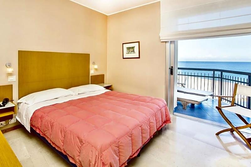 Tirreno image