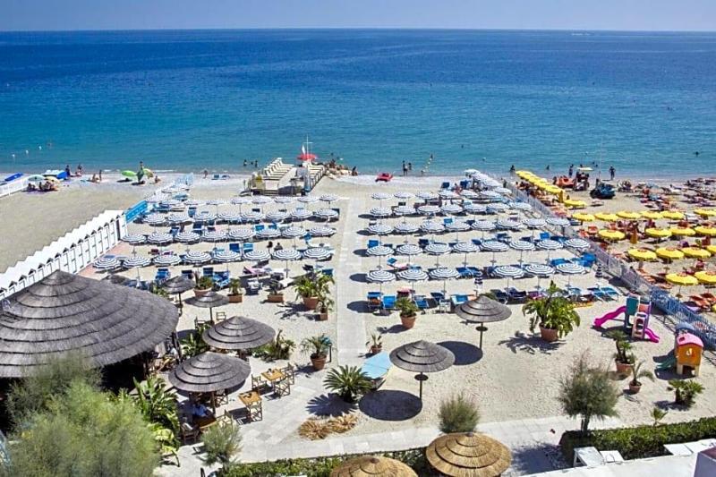 Tirreno image