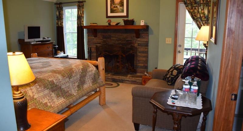 Long Mountain Lodge B&B image
