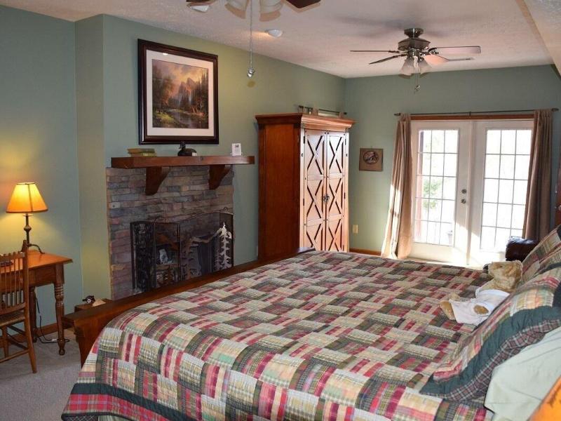 Long Mountain Lodge B&B image