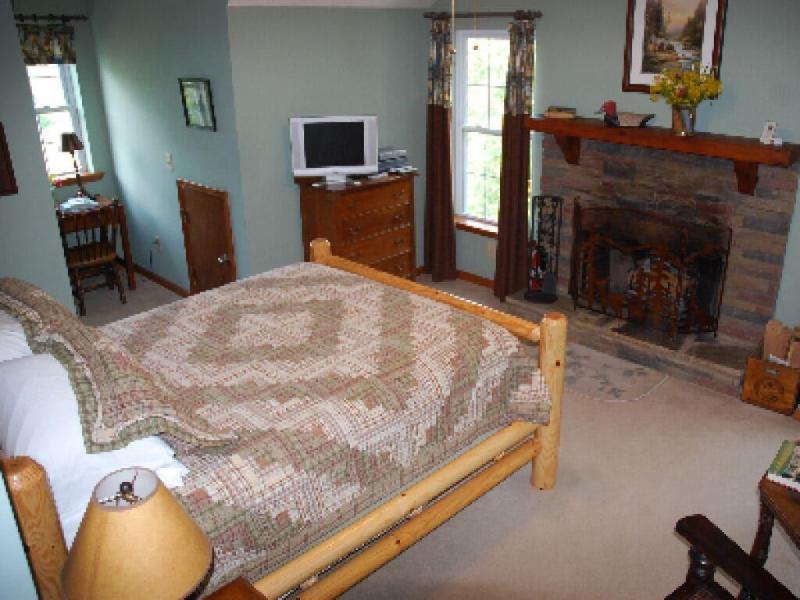 Long Mountain Lodge B&B image