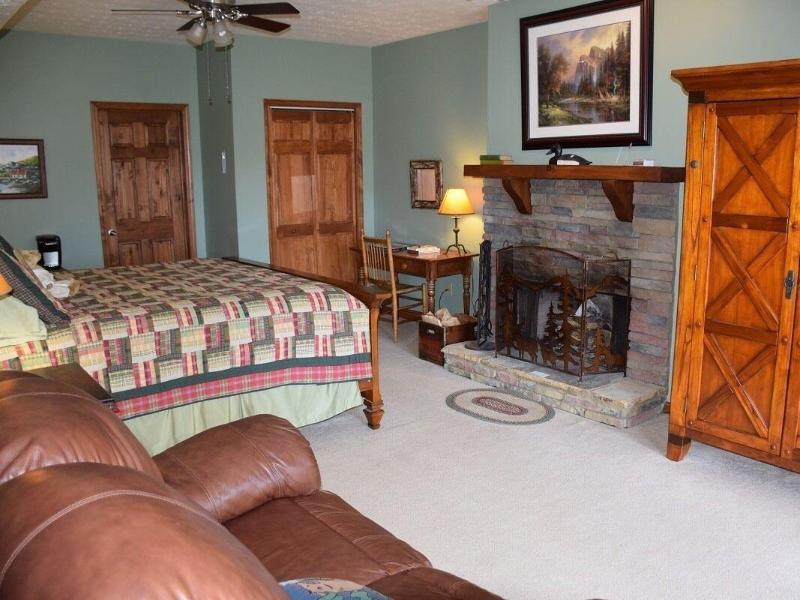 Long Mountain Lodge B&B image