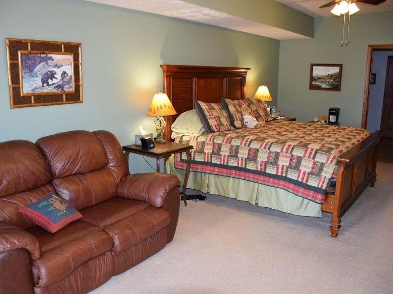 Long Mountain Lodge B&B image