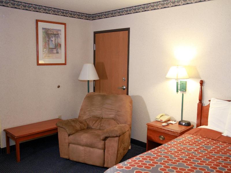 Travelodge By Wyndham Guymon image