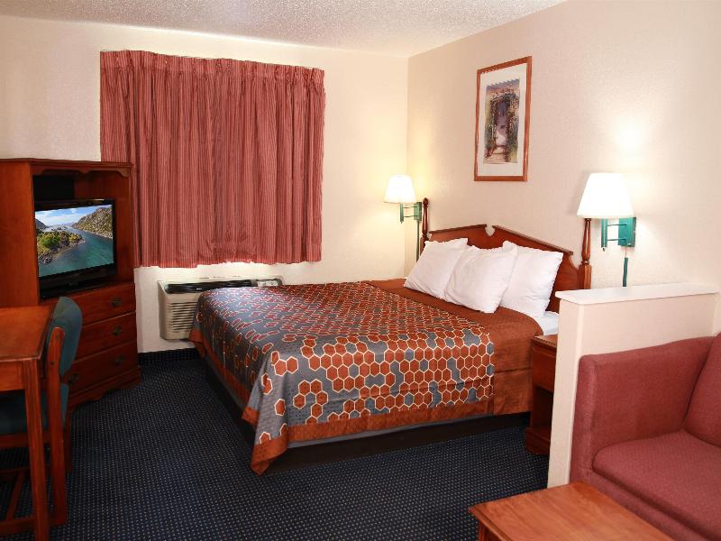 Travelodge By Wyndham Guymon image